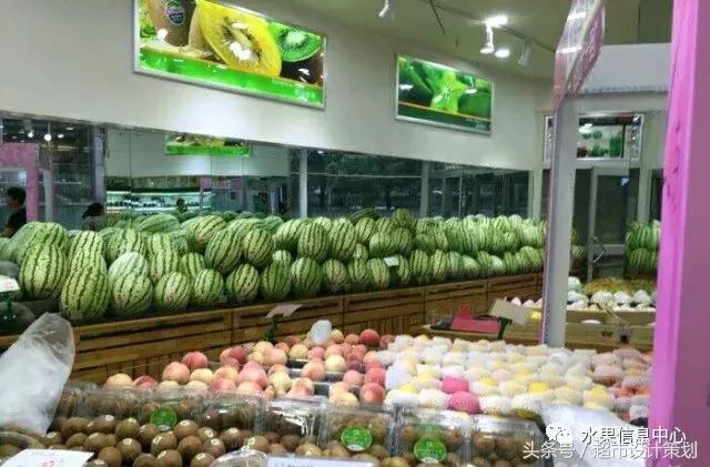 水果店水果陈列摆放销售技巧,20方长方形水果店铺陈列设计