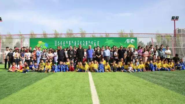 “趣味足球、快乐家庭”内蒙古草根足球日活动“搅热”母亲节