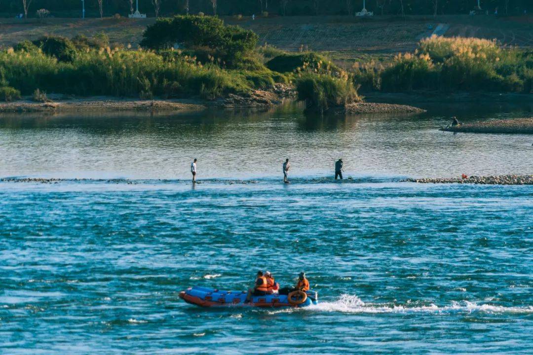探秘神秘的小镇,探秘边境风景