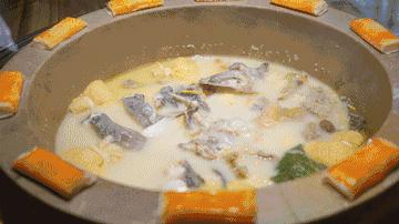 草帽当锅盖的石锅鱼,草帽蒸汽石锅鱼