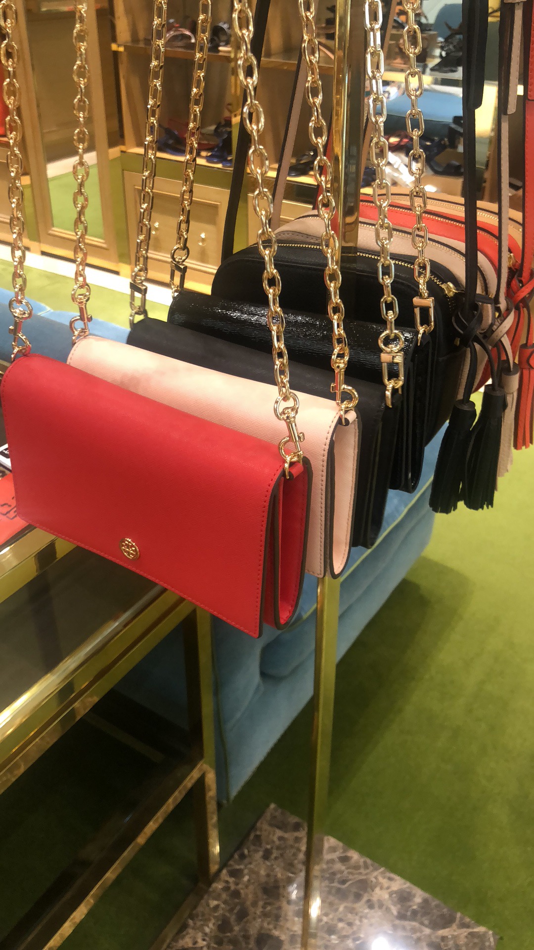 去济州岛买什么化妆品便宜,去济州岛买什么转接头