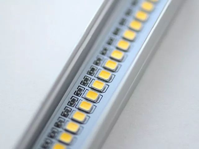 又高又大的护眼灯,好看护眼灯