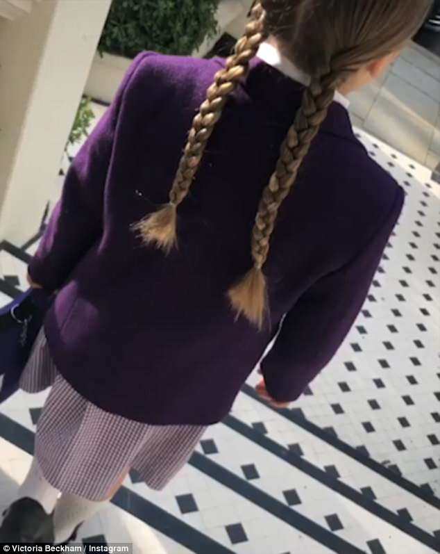 贝克汉姆小七踢球视频,小七上学贝克汉姆伤心