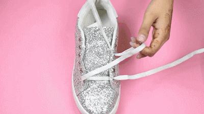 搭配裙子的长鞋带怎么系好看,穿着裙子如何优雅的系鞋带