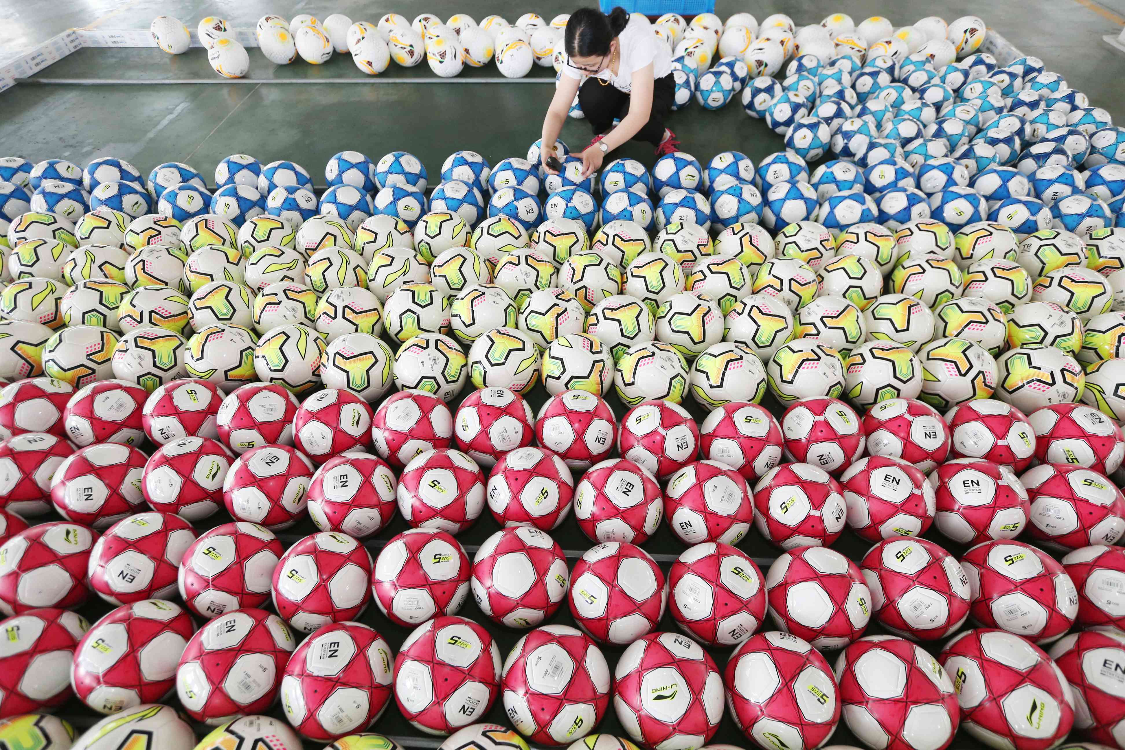 世界杯足球制造工厂,世界杯足球生产基地