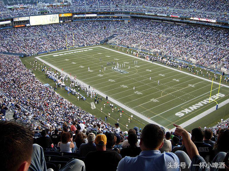 在美国橄榄球赚钱还是篮球赚钱,在橄榄球运动中能学到什么