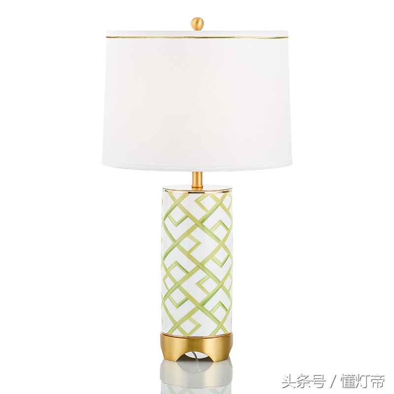 家里灯具上都是脏东西怎么清洁,灯具的日常清洁与养护