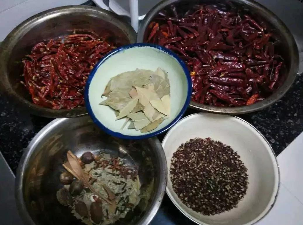 火锅发苦是什么原因,炒火锅底料发苦怎么解决