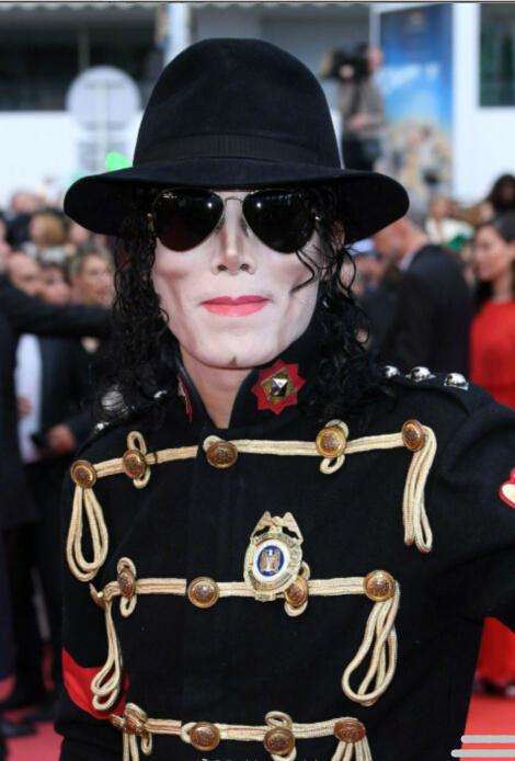 河南小伙迈克尔杰克逊在美国演出,迈克尔杰克逊东北小伙模仿秀视频