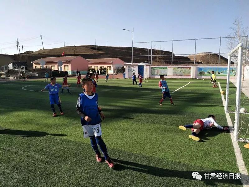 甘肃大山里的足球队,大山里的童话
