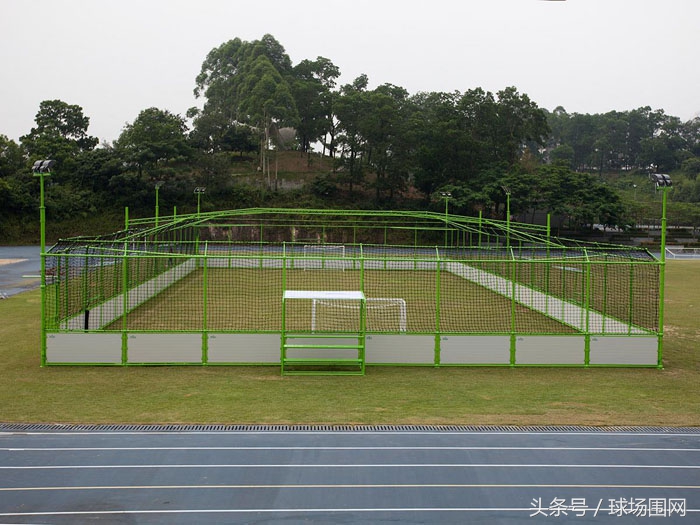 球场围网厂家体育场围网,笼式足球场围网行业规格