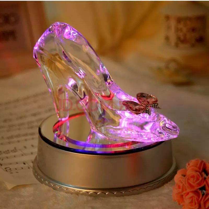 520领了券还可以赠送吗,520送女朋友一只口红够了吗