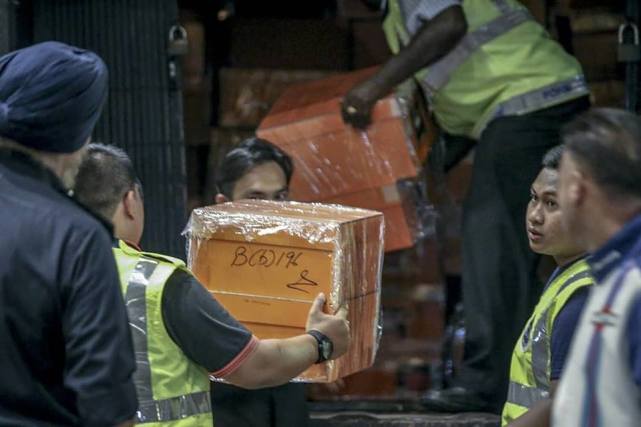 马来西亚前总理夫人284个名包价值过亿,上面还贴着送礼人名字