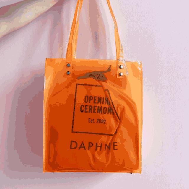 现在到底流行什么样的包包,现在流行什么样的包包