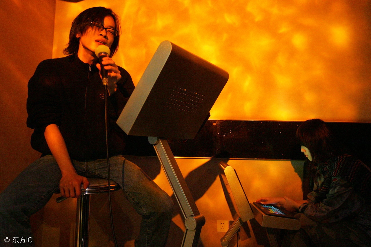 如何快速提高在ktv唱歌的水平,如何在ktv唱歌跟上节奏