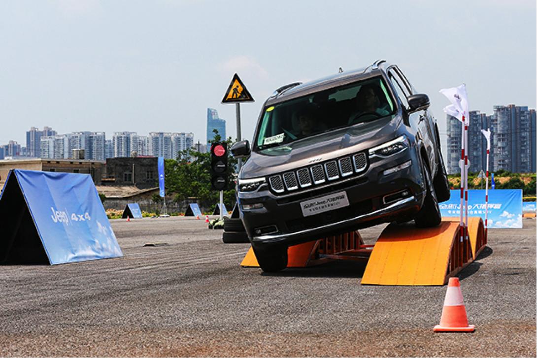 jeep大指挥官对比大众途昂,jeep大指挥官与途达