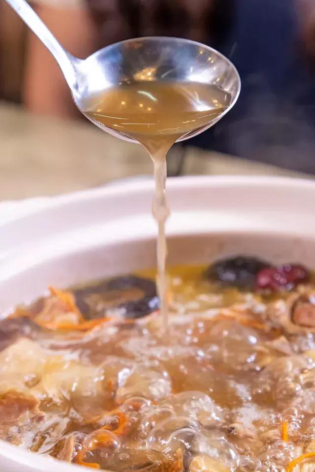 正宗佛跳墙鱼翅捞饭,佛跳墙鱼翅捞饭视频