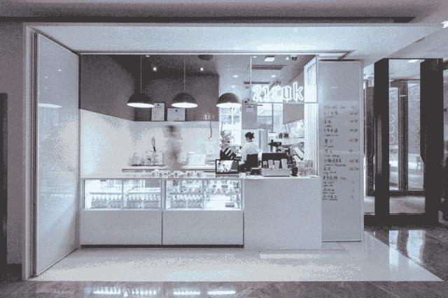 「佳作鉴赏」21Cake首家线*体下**验店-上海复兴SOHO店