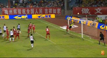 为爱前行｜足球之乡演绎精彩对决，武汉卓尔队客场0:0梅州客家队