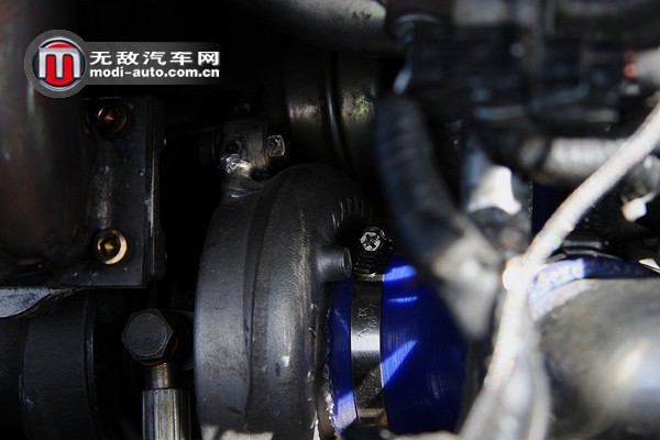 这个聚会里面没有一辆合法的车！