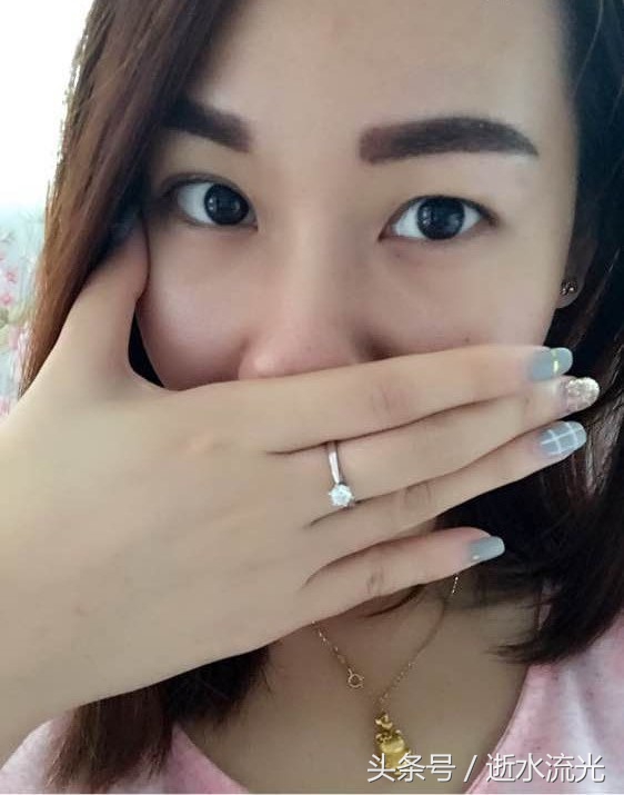 宝妈做纹眉后，感觉眉毛有点粗，被老公笑话，说我像蜡笔小新！