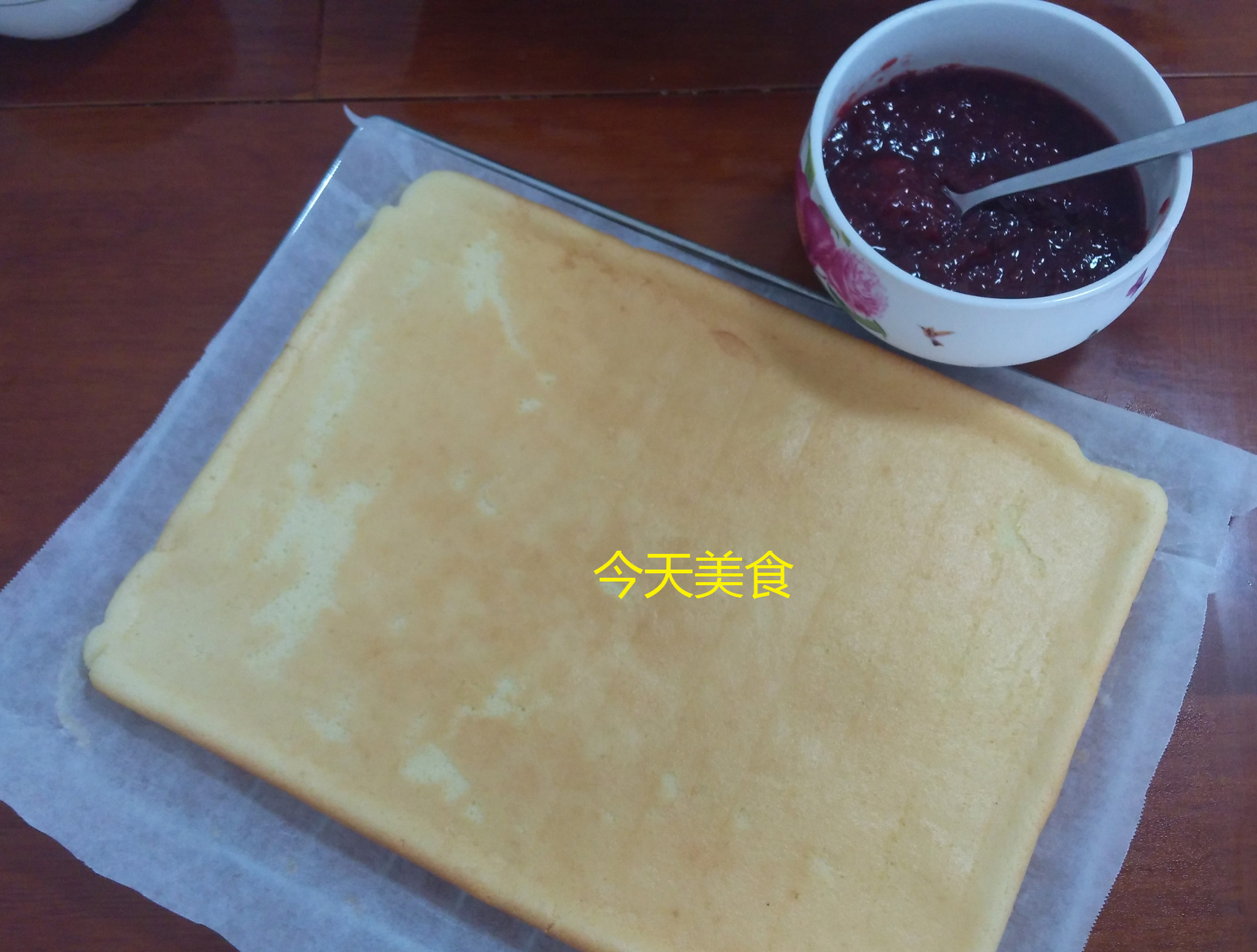 这有详细图文介绍，学一学怎么做蛋糕，就不会被戚风给“气疯”了