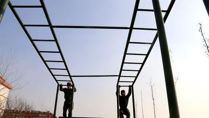 400米军事障碍教程,陆军400米障碍通过技巧