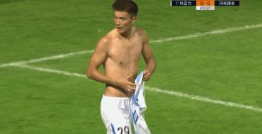 肖智红牌罚下,肖智进球红牌