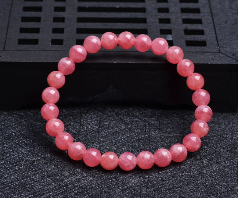 红纹石和什么搭配更招桃花,红纹石旺桃花案例