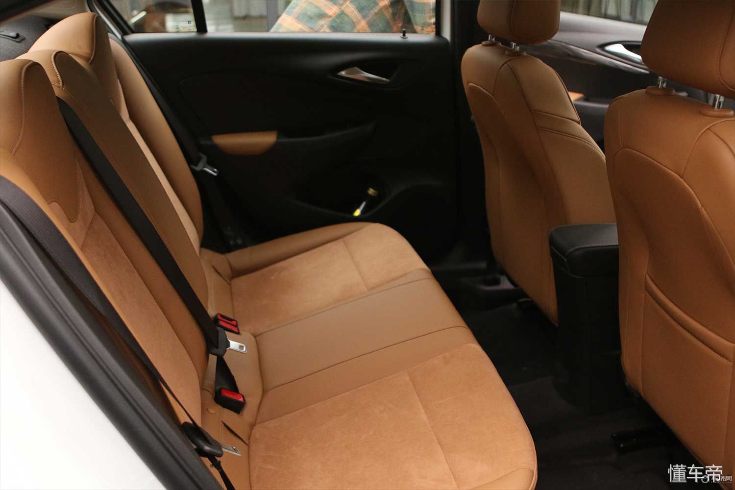 1.3l三缸别克凯越试车,别克凯越外观老款改新款