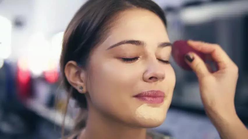 让你重现18岁美貌的裸妆教程,适合新手的裸妆简单又日常