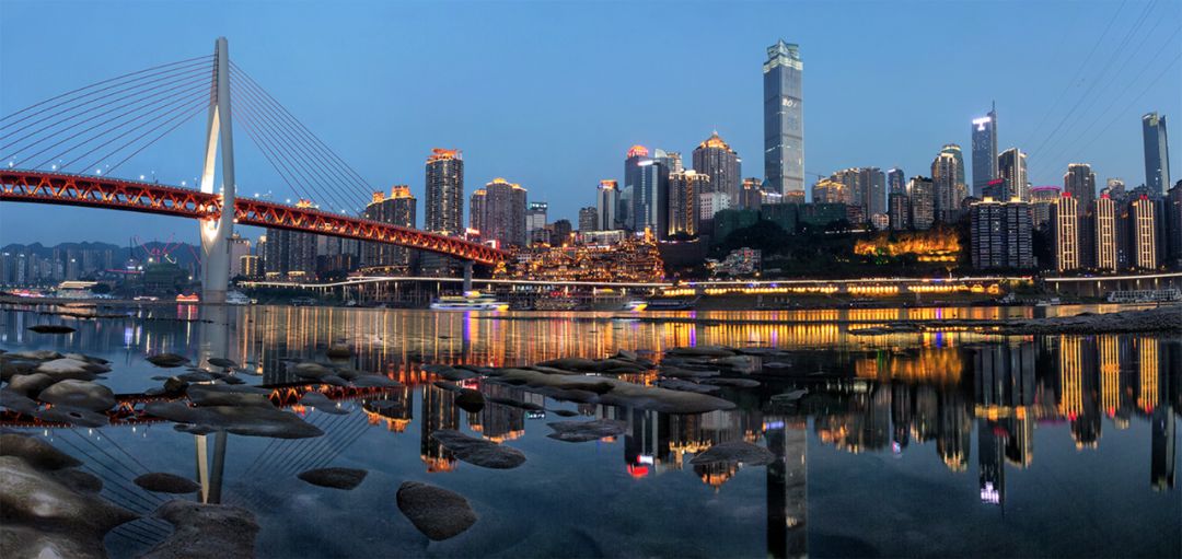 重庆夜景真的比香港好看吗,重庆夜景为什么比香港还繁华