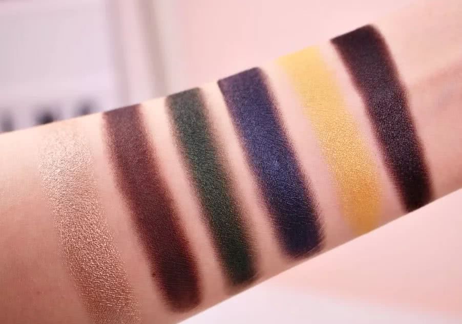 这个牌子出什么都火到断货,女生必须入一个