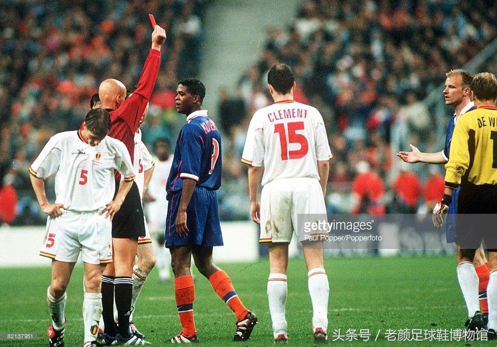 02年世界杯足球鞋回顾,世界杯最火前十的足球鞋