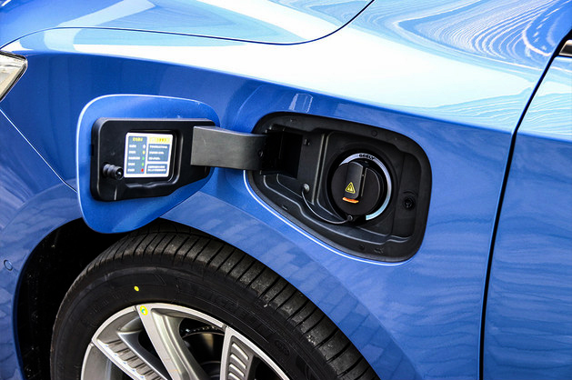 吉利博瑞ge是新能源车吗,吉利博瑞ge新能源改黑武士