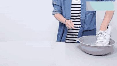 鞋子磨脚怎么去除小窍门,白鞋顶脚挤脚怎么办