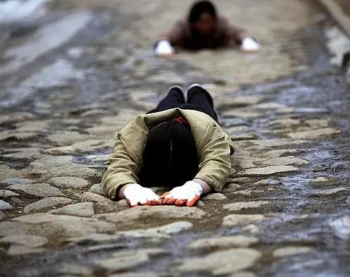 撒隆达藏族文化讲解,煨桑是藏族人民古老的文化