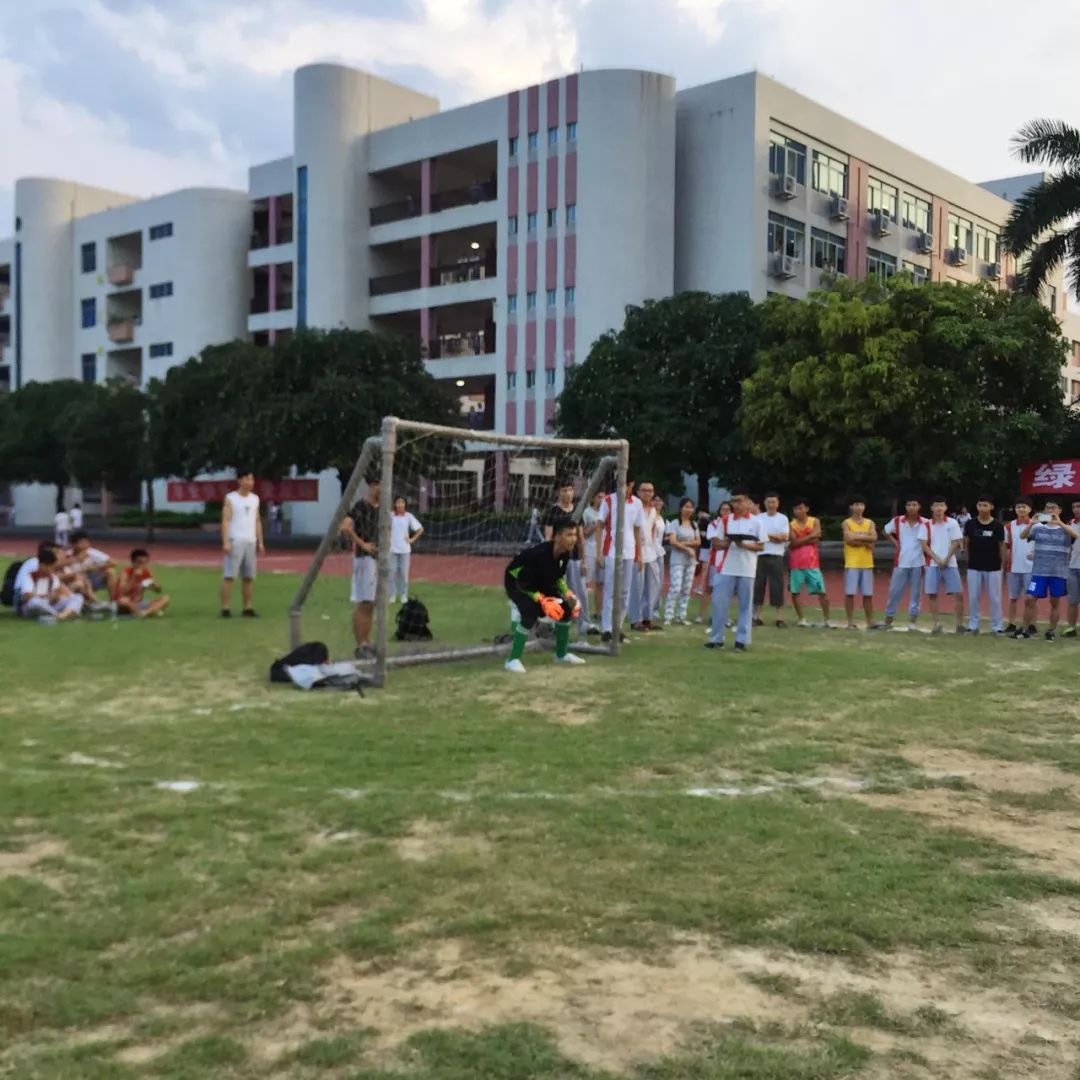 「活力邓中」绿茵之茂盛,足球之生机