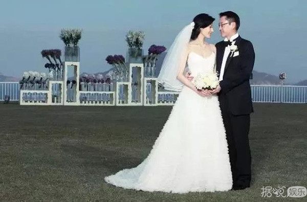 最豪华足球场草坪,足球场豪宅