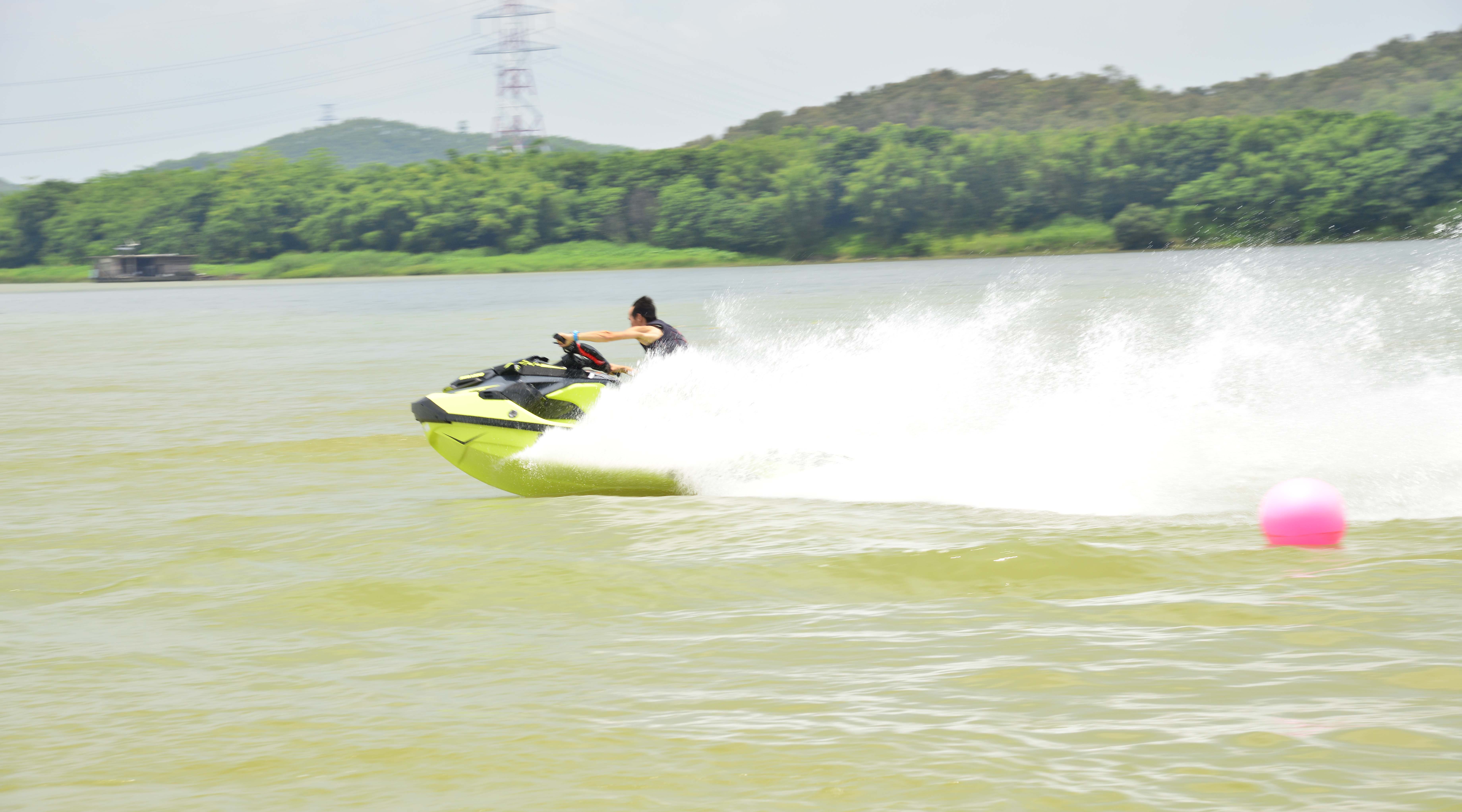 第一次体验海上摩托艇,真实的水上摩托艇