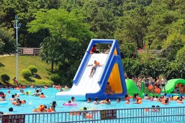 新城露天泳场开放时间,海滨泳场水上游玩