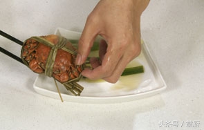 手把手教你清蒸大闸蟹的正确做法,清蒸大闸蟹的做法全过程