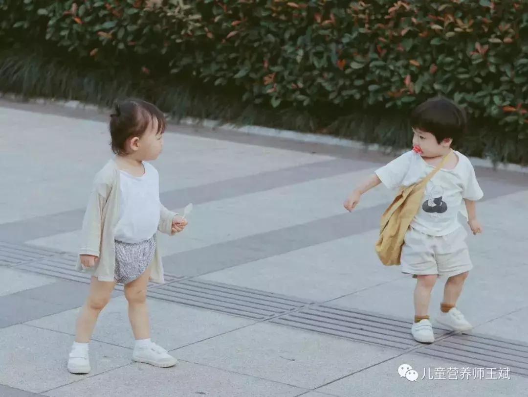 宝宝不爱吃饭体重减轻怎么回事,不爱吃饭宝宝做什么运动