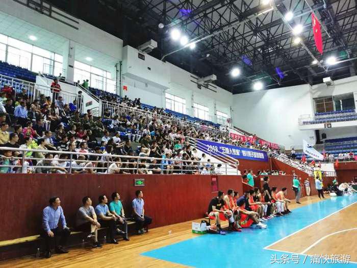 自贡篮球全场,自贡男篮比赛