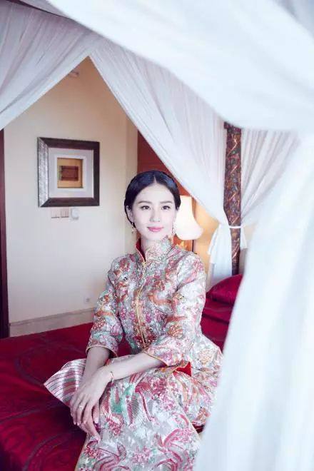 刘诗诗穿旗袍美得倾国倾城，惊艳了众人，惊艳了时光！