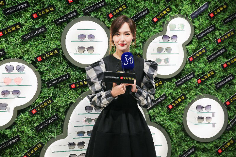 宝岛眼镜携手海俪恩代言人唐嫣五月靓相哈尔滨