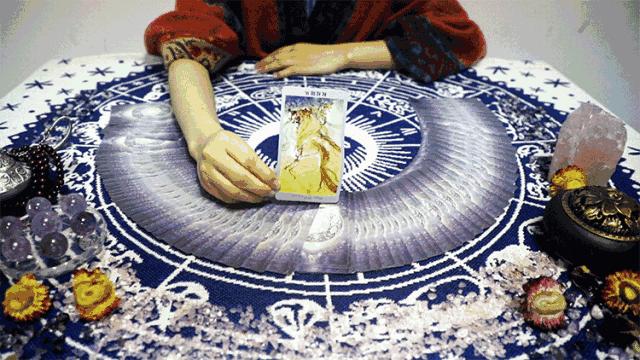 塔罗牌怎么解析会有第三人帮助,塔罗牌挽回爱人的方法