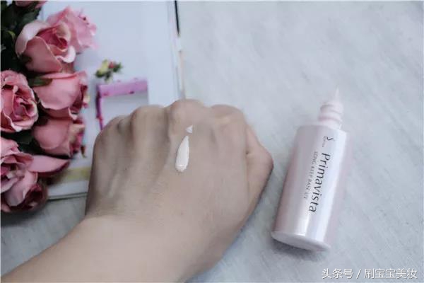 夏天化妆t区容易脱妆怎么办,化妆不容易脱妆方法是什么