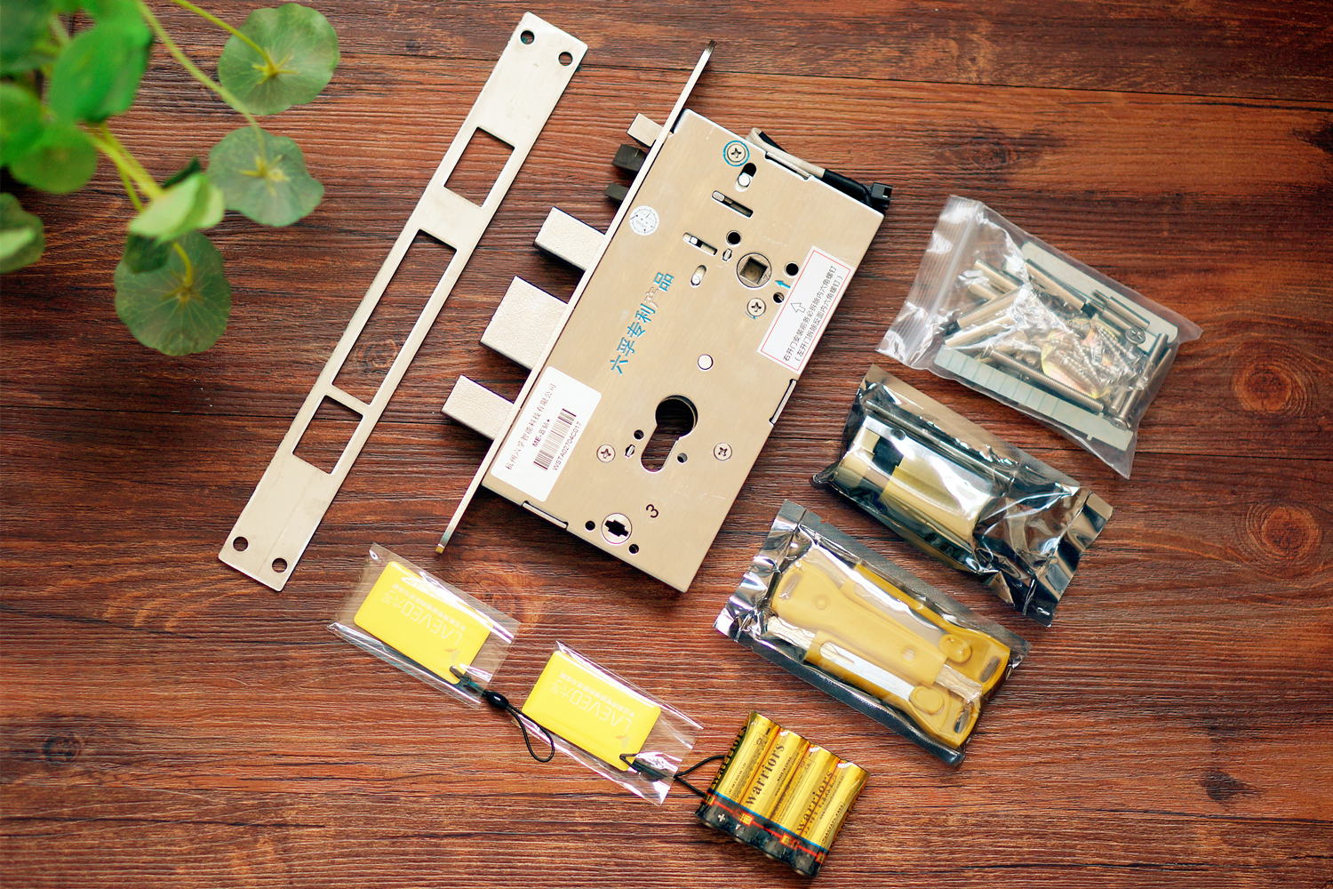 让你温馨港湾固若金汤——六孚方程式指纹防盗锁体验报告