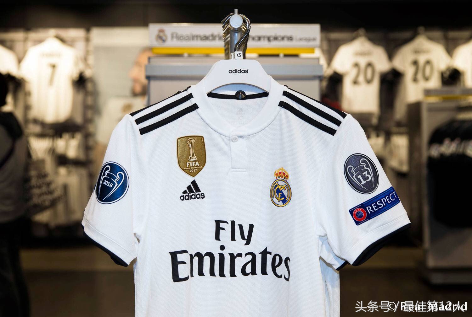 皇马新赛季客场球衣彩色印号,皇马8-19赛季球衣细节